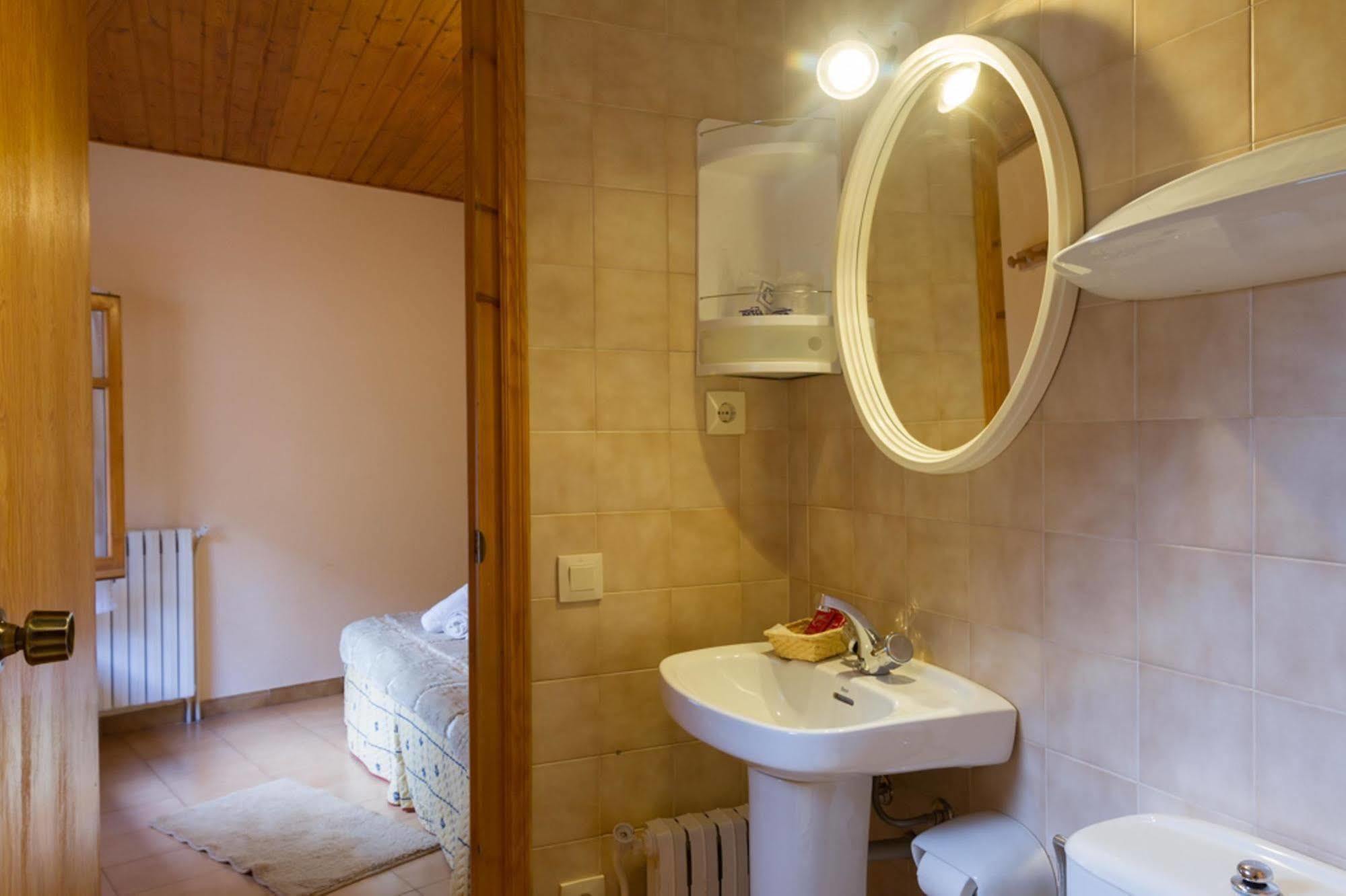 Hostal Aiguamog Salardú Eksteriør bilde