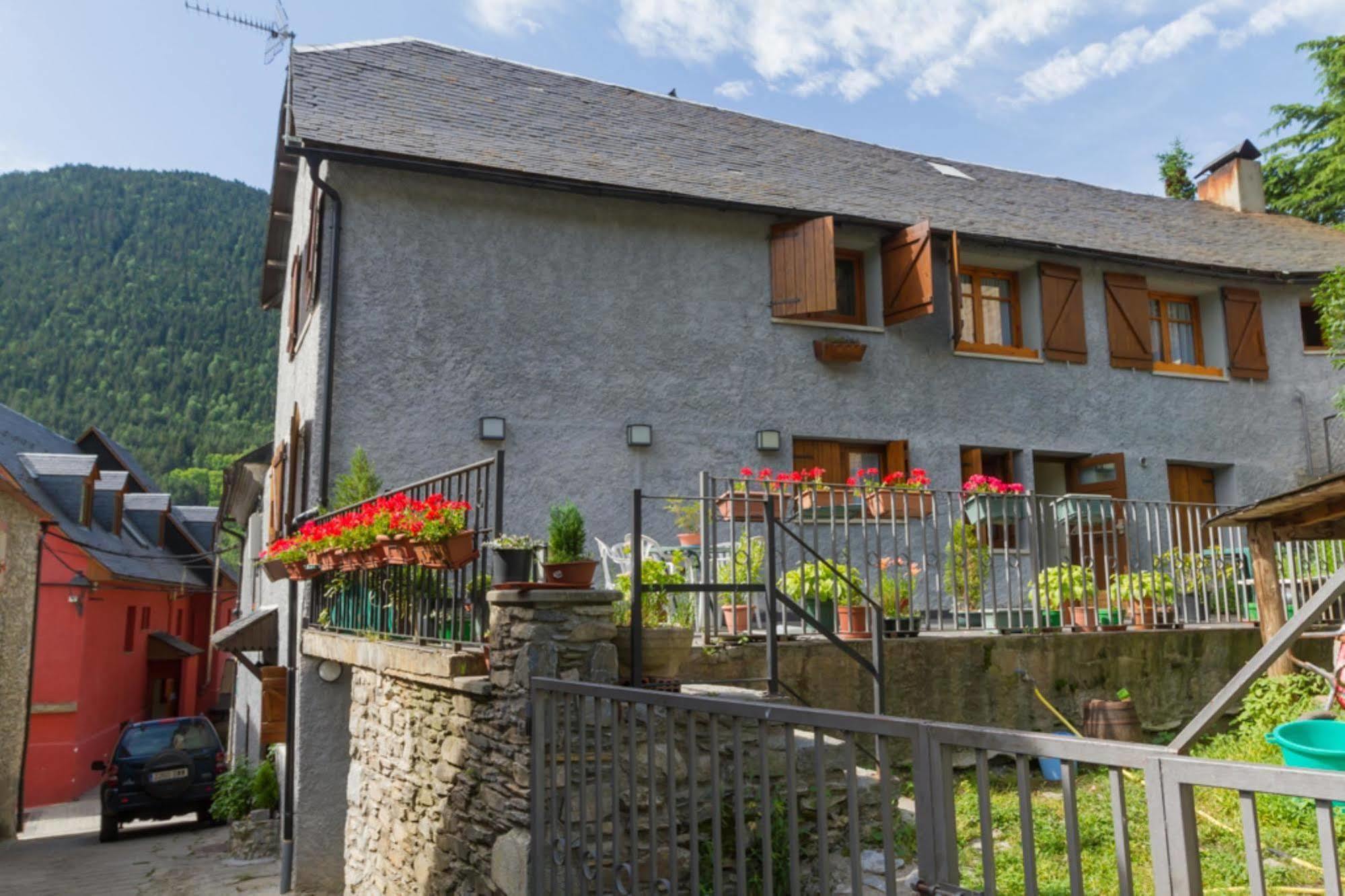 Hostal Aiguamog Salardú Eksteriør bilde