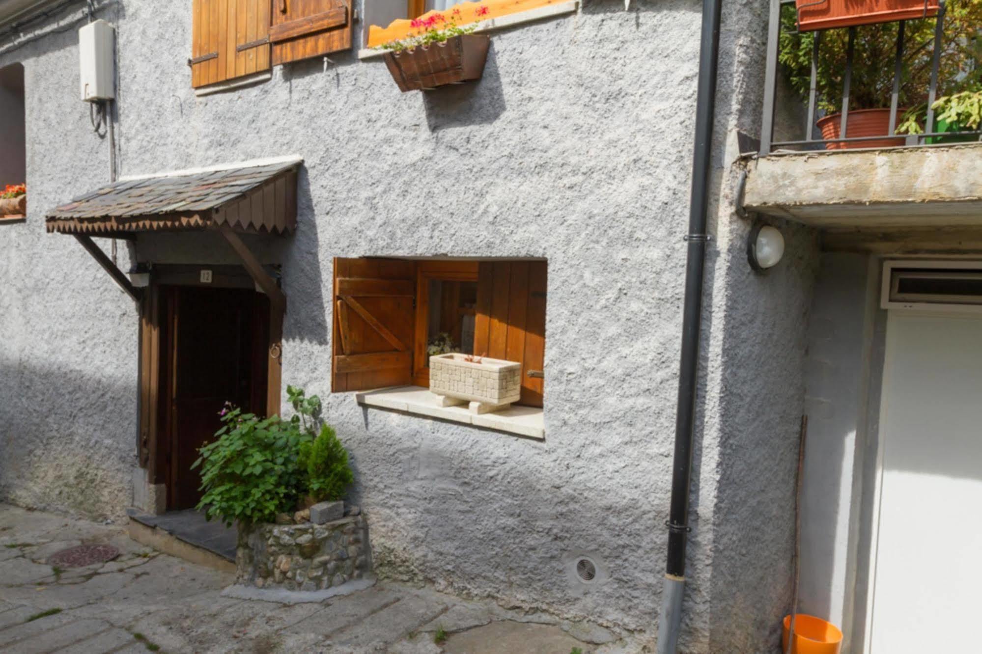 Hostal Aiguamog Salardú Eksteriør bilde