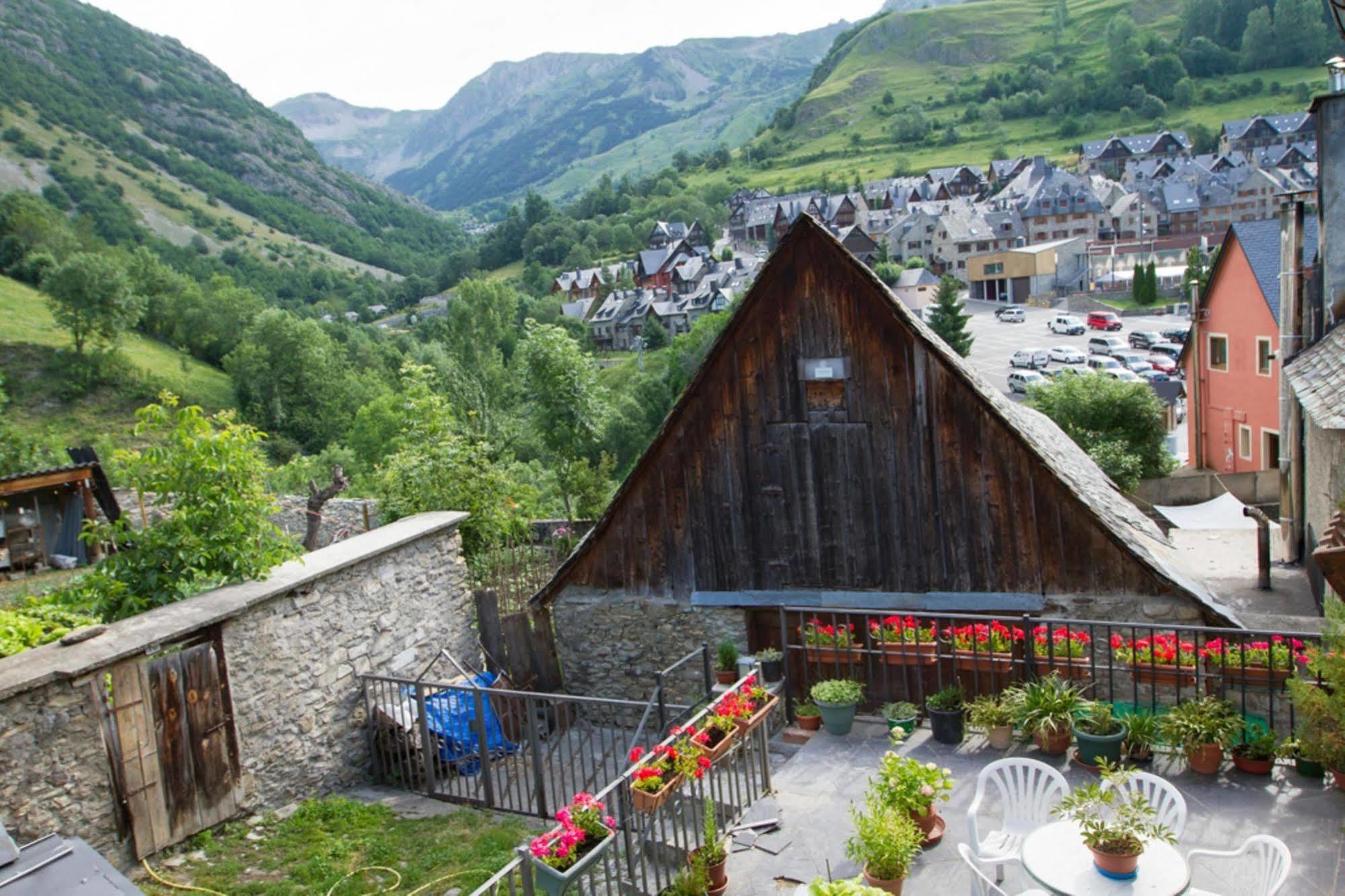Hostal Aiguamog Salardú Eksteriør bilde